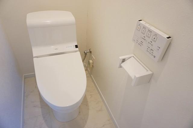 トイレ　トイレ