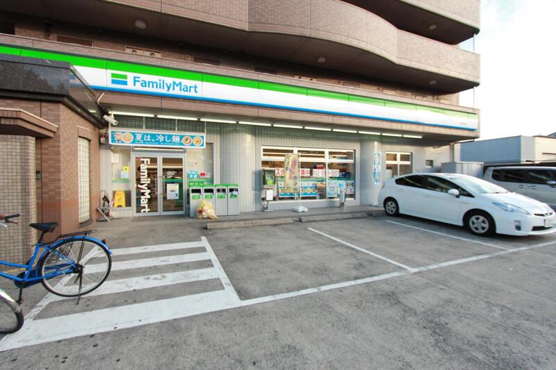 コンビニ　ファミリーマート稲永駅前店（コンビニ）まで17m