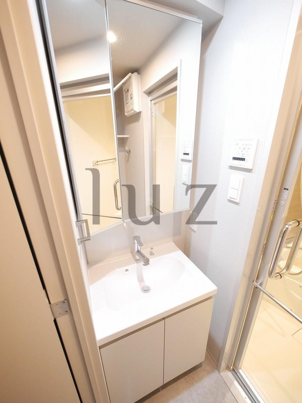 洗面設備　人気の独立洗面台！