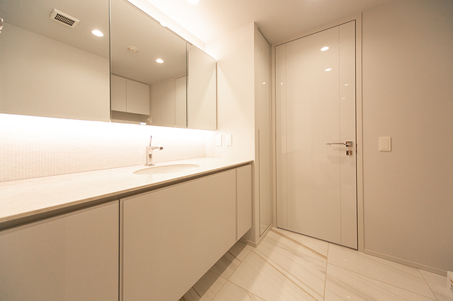 洗面設備　※写真は同タイプ住戸です。