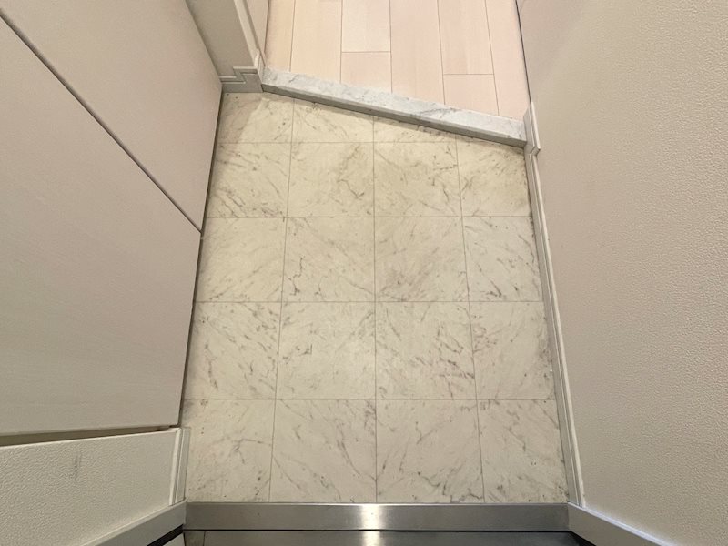 玄関　【類似タイプ参考写真掲載】