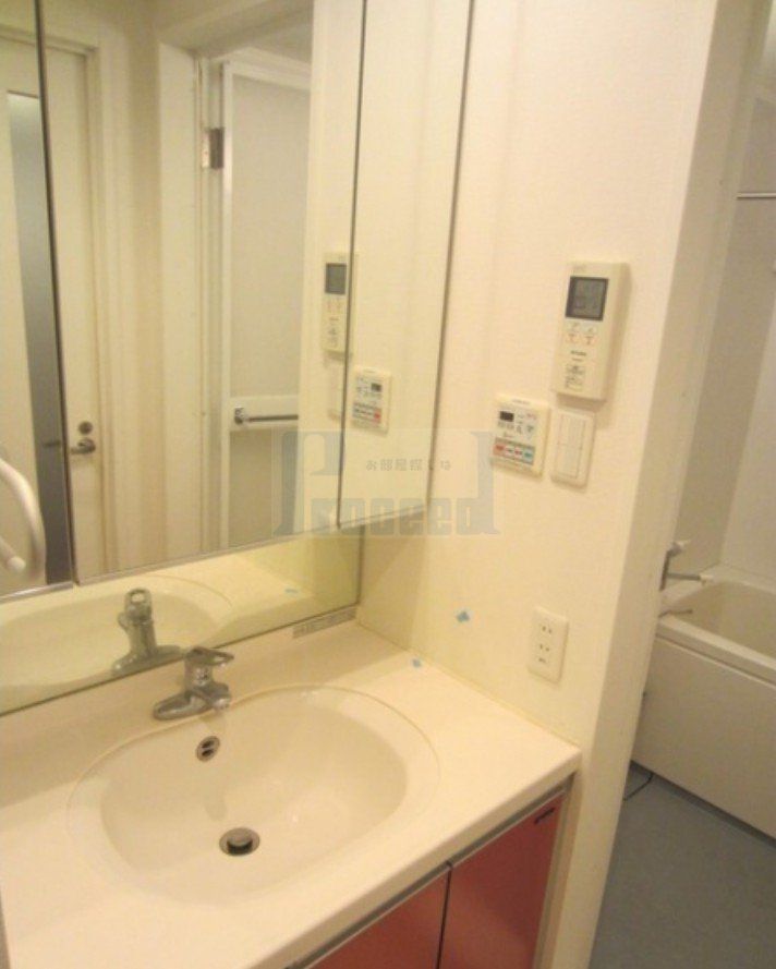 洗面設備　うれしい独立洗面台！