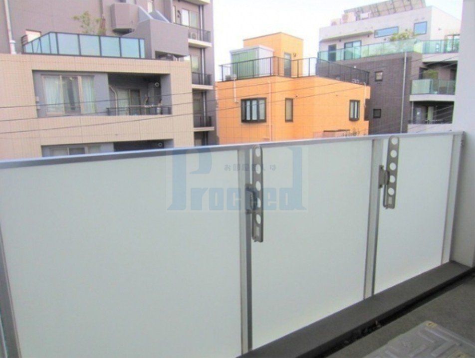 バルコニー　明るいバルコニー！