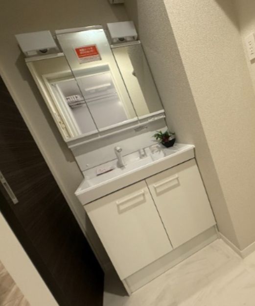 洗面設備　朝の身支度には欠かせない独立洗面化粧台