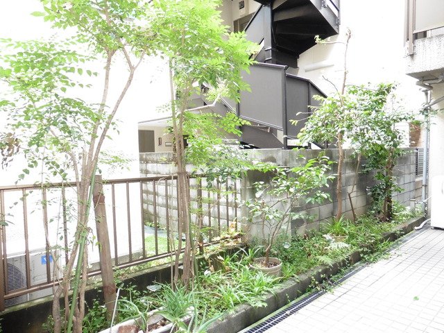 その他　植栽：2015年11月撮影