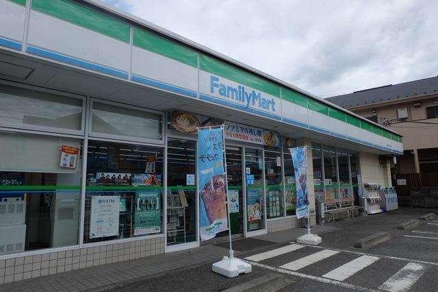 コンビニ　ファミリーマート 石神井台二丁目店（コンビニ）まで307m