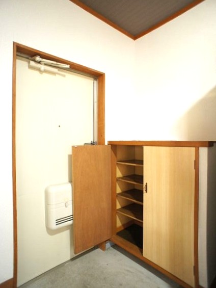 玄関　収納できるシューズボックスが付いています♪