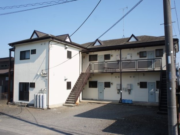 建物外観　白を基調としたオシャレな外観です☆