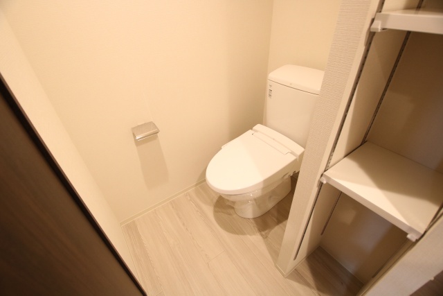 トイレ　※別室の参考写真の為、現況優先です。