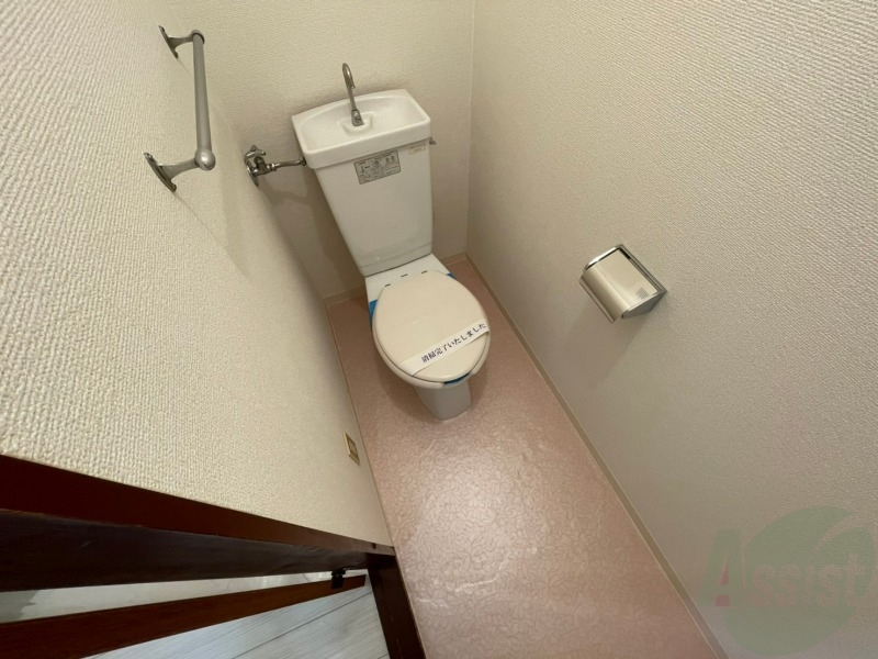 トイレ　こちらはトイレです。清潔感があり、安心して使用できます。