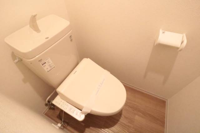 トイレ　シャワートイレ完備♪