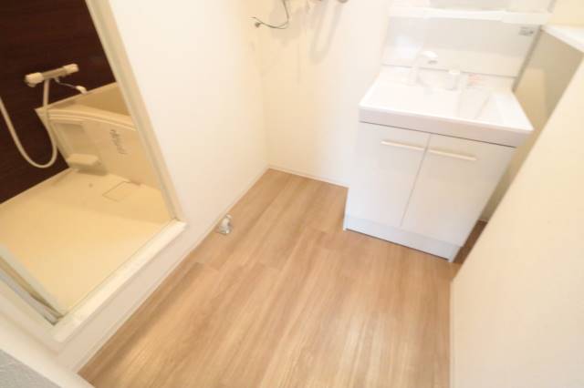 洗面設備　広々脱衣所スペース♪