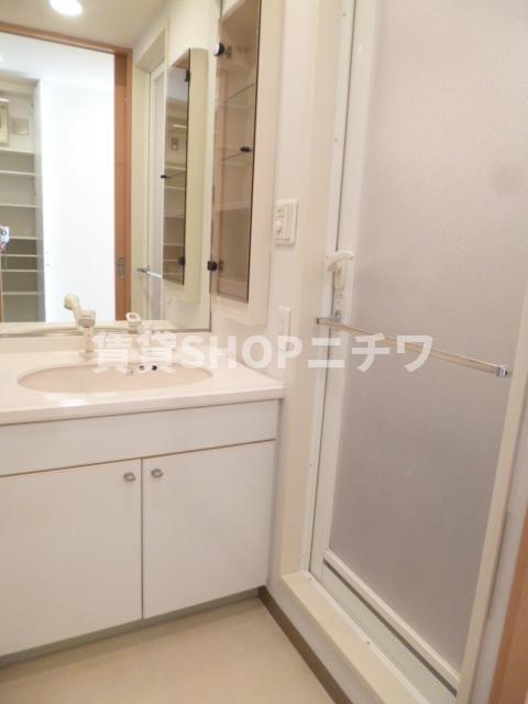 洗面設備　☆独立洗面台☆大きな鏡付☆