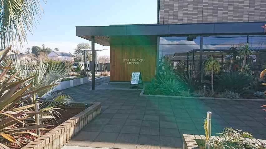 飲食店　スターバックス（飲食店）まで999m