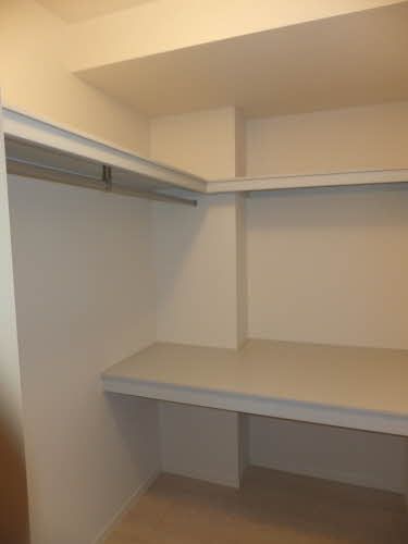 収納　１０１号室　ウォークインクローゼットで収納たっぷり♪