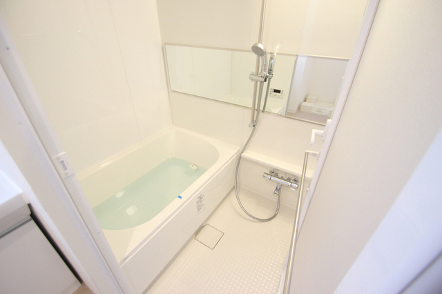 バス・シャワールーム　同タイプ別室の参考写真です。※現況優先