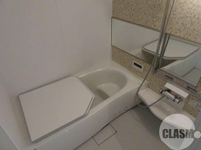 バス・シャワールーム　浴室乾燥機＆追焚機能付き広々バスルーム♪