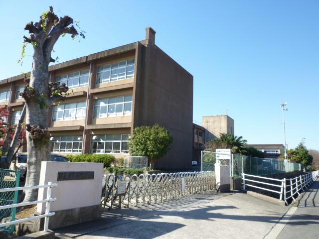 小学校　津市立北立誠小学校（小学校）まで591m