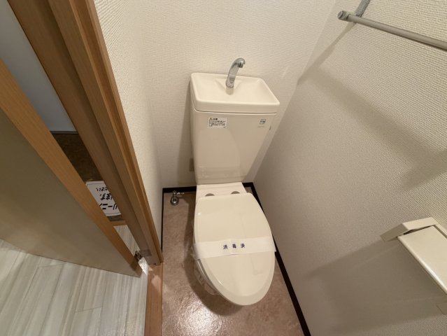 トイレ　清潔感のあるトイレです