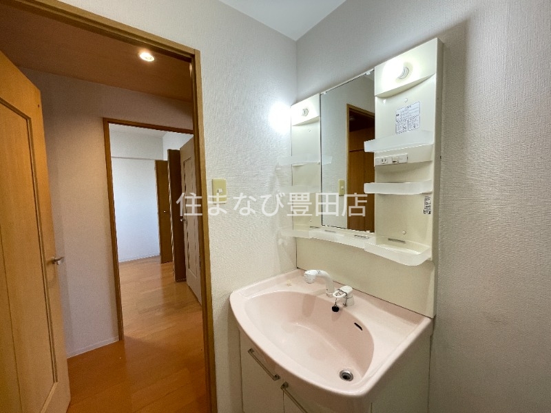 洗面設備　同型タイプ