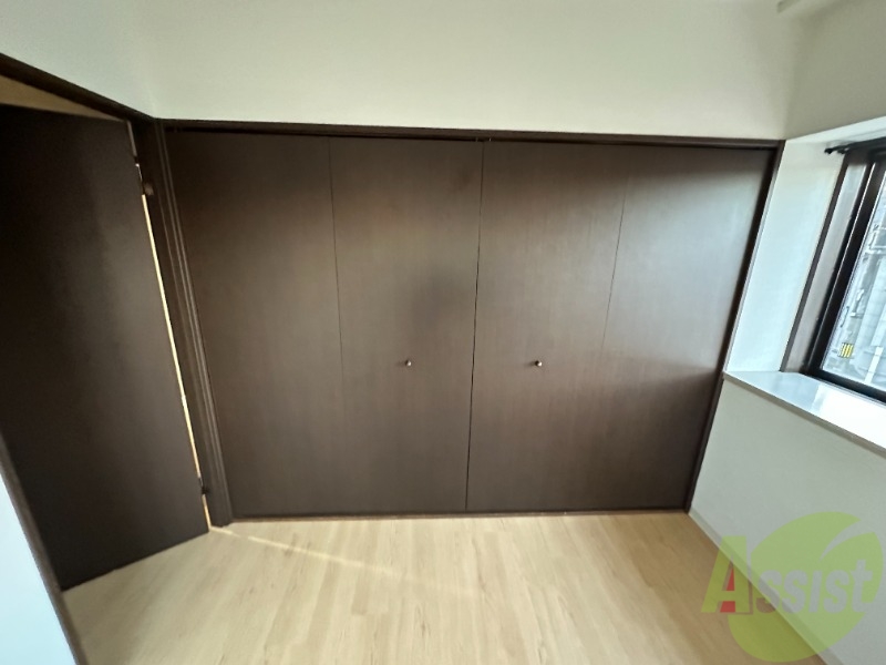 収納　寝室にはクローゼットも完備、荷物が多い方も安心。