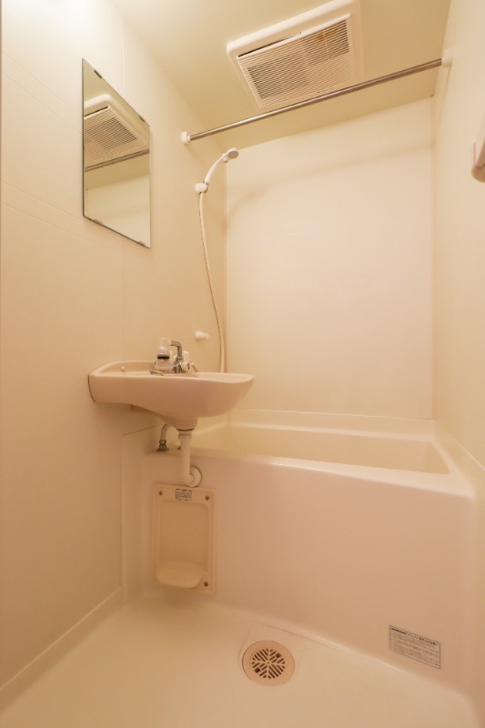 バス・シャワールーム　図面と現状に相違がある場合には現状を優先