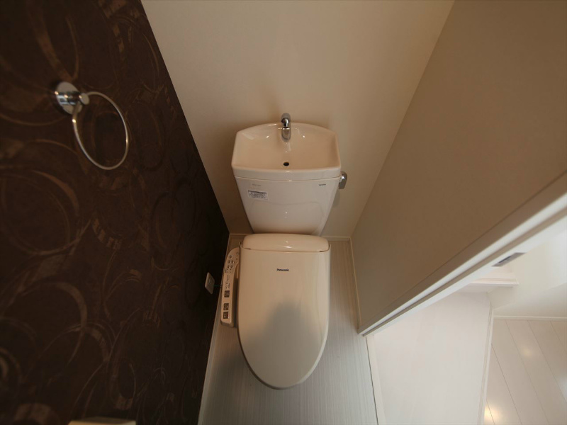 トイレ　温水洗浄暖房便座付トイレ