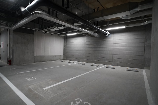 駐車場　駐車場