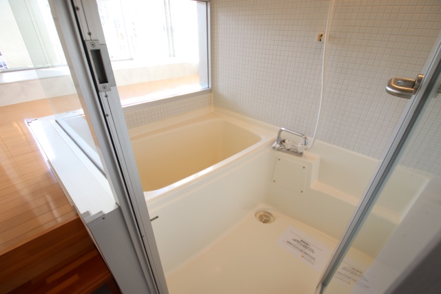 バス・シャワールーム　※別室の参考写真の為、現況優先です。