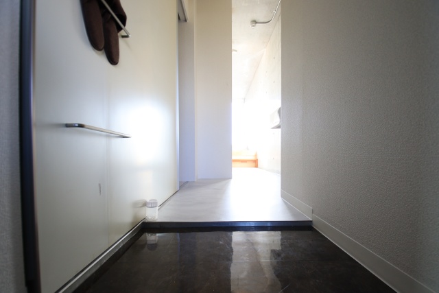 玄関　※別室の参考写真の為、現況優先です。