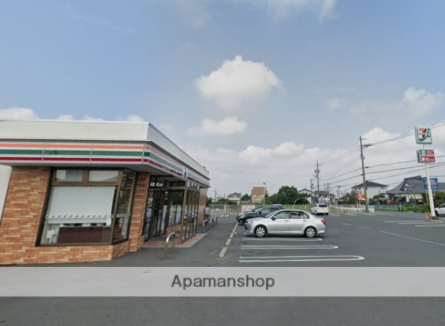 コンビニ　セブンイレブン（コンビニ）まで588m