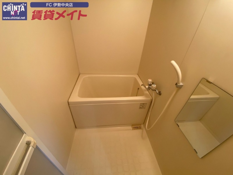 バス・シャワールーム　別部屋写真です