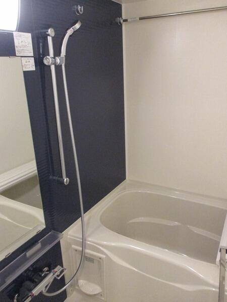 バス・シャワールーム　ゆっくりバスタイムをお楽しみください☆