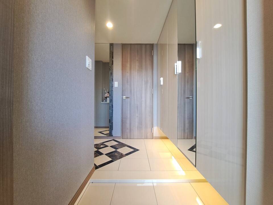 エントランス　エレベーター