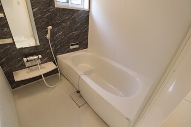 バス・シャワールーム　浴室