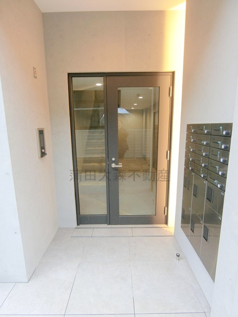 エントランス　TVモニター付オートロック宅配BOXメールBOX