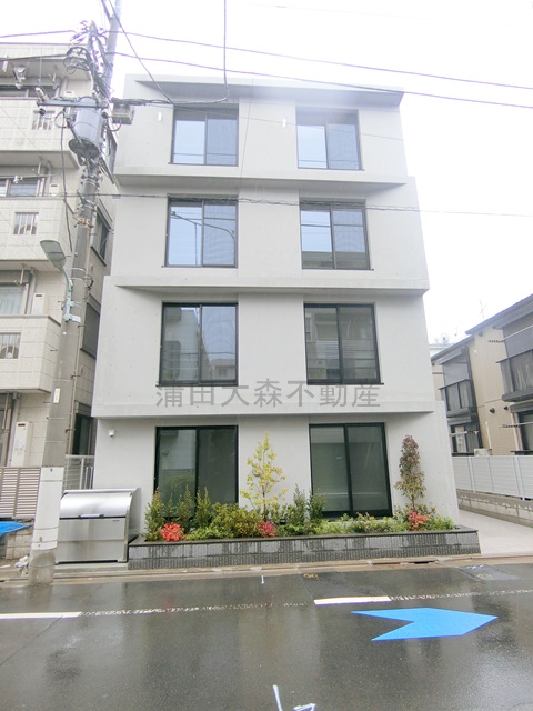 建物外観　2026年1月築　壁式鉄筋コンクリート造地上4階建て総戸数1