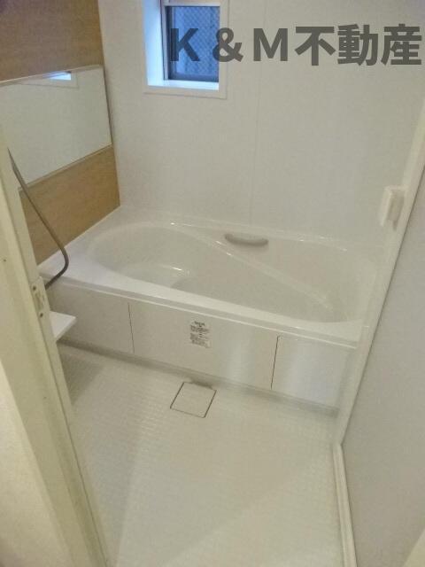 バス・シャワールーム　落ち着いた空間のお風呂です