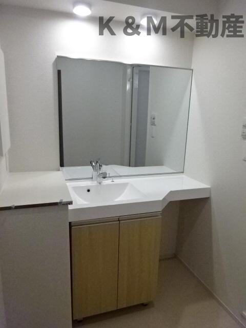 洗面設備　広い洗面スペース