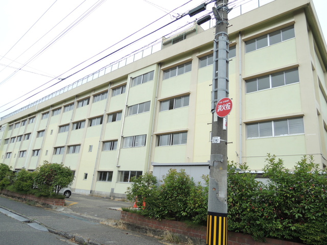 中学校　石山中学校（中学校）まで1400m