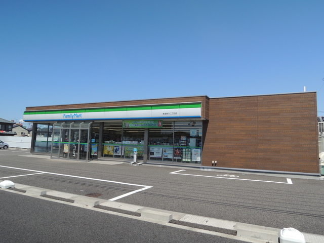 コンビニ　ファミリーマート　紫竹２丁目店（コンビニ）まで700m