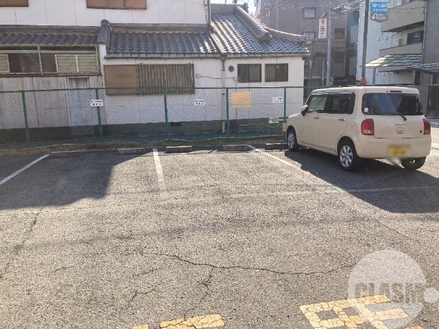 駐車場　敷地内駐車場