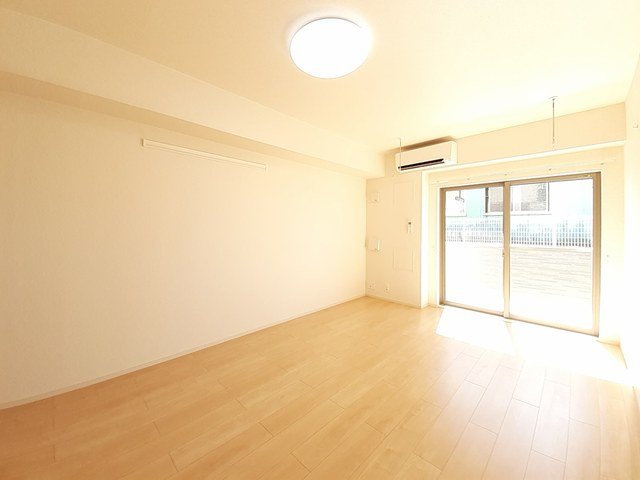 居室・リビング　ゆったり過ごせる居間です