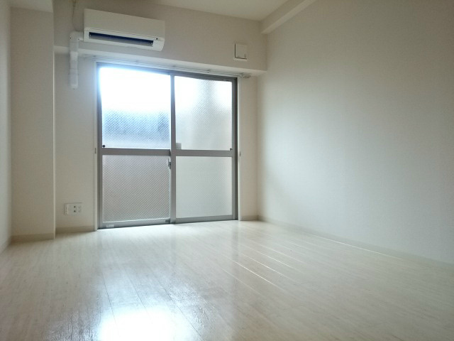 居室・リビング　日当たり良好です！