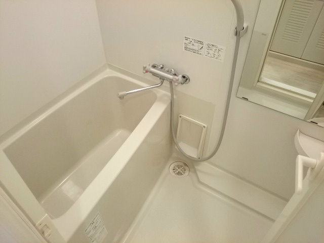 バス・シャワールーム　鏡付！