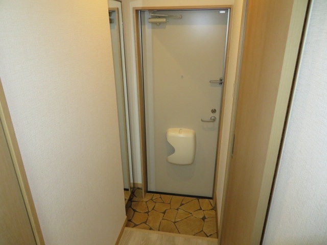 玄関　１０２号室の写真