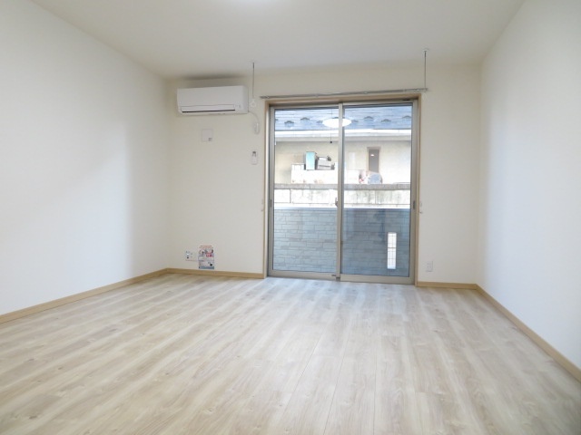 居室・リビング　１０２号室の写真