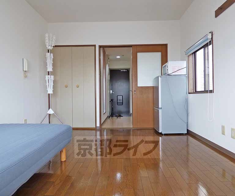 居室・リビング　綺麗な室内です。