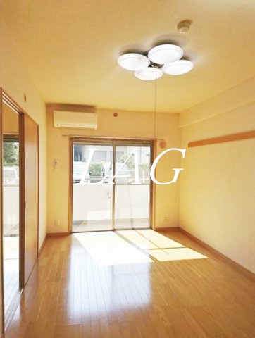 居室・リビング　洋室のお部屋です。