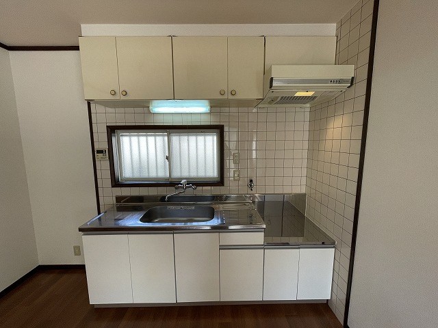 キッチン　※別号室の写真使用中